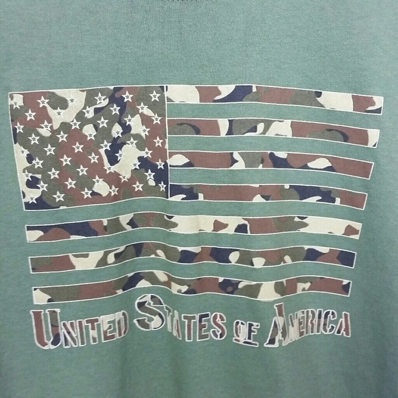 Gildan Camo Flag shirt, sz M - Picture 4 of 4